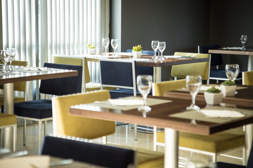 Ciutat Hotel 4*